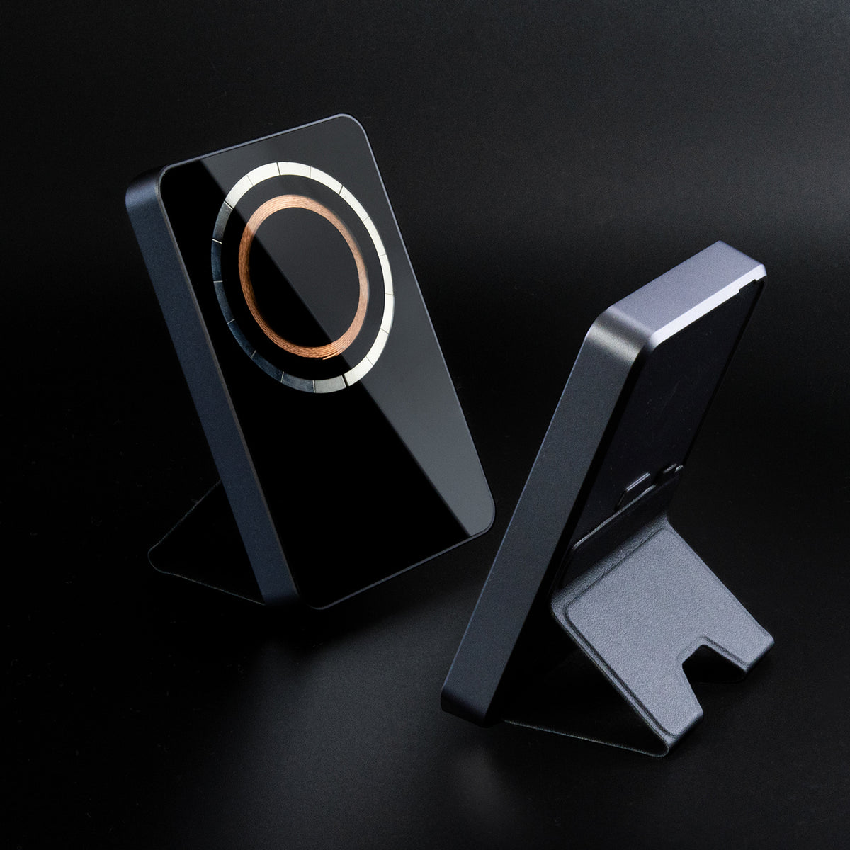 INGENIO Arc Wireless Charging Power Bank